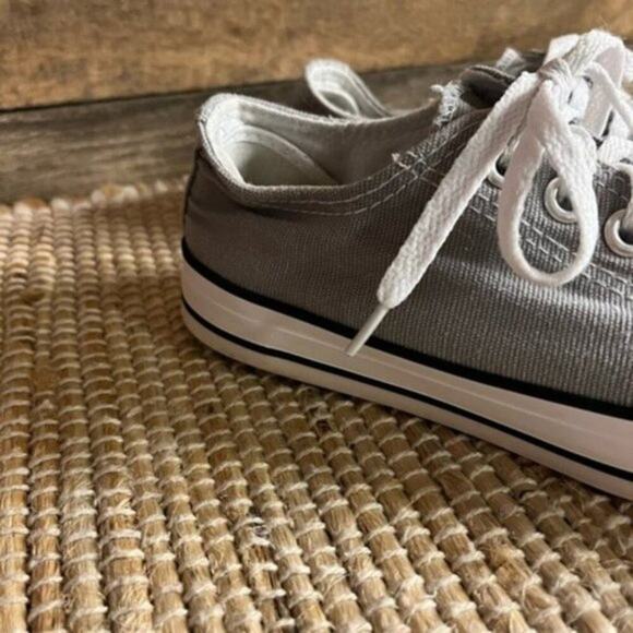 Converse Gray Sneakers Women’s Size 5 - Picture 4 of 16